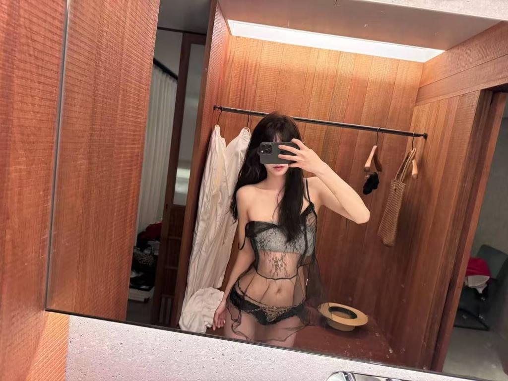 大屁股的情趣内衣