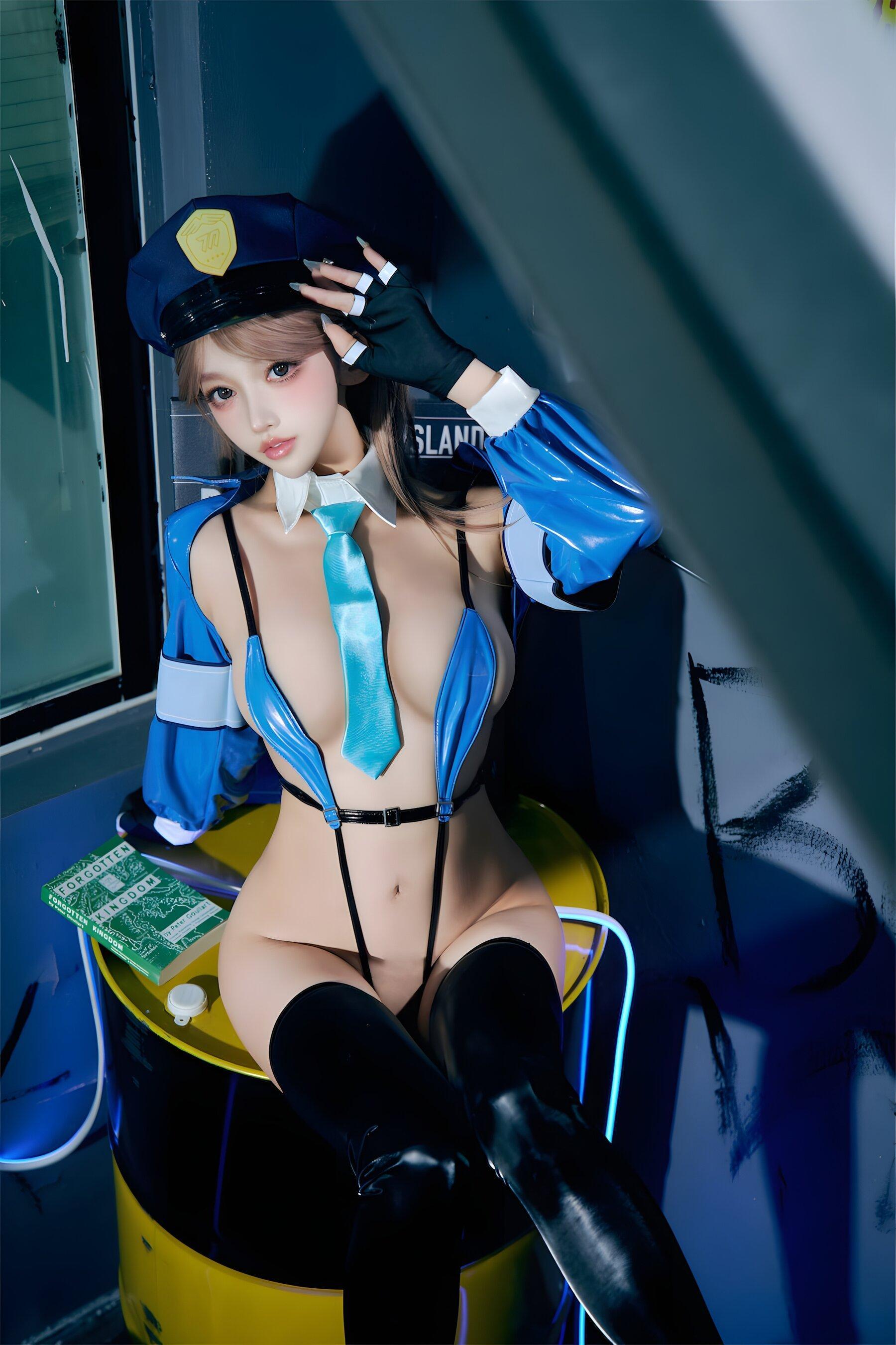 过期米线喵喵-女警