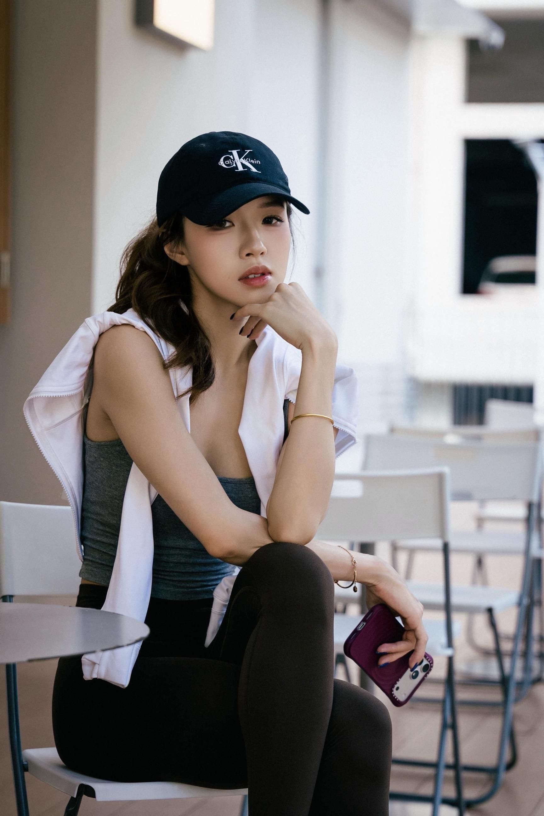 瑜伽裤女孩