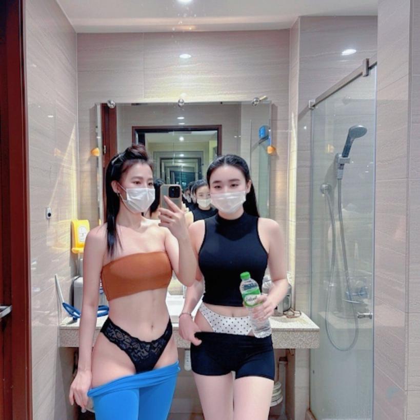 翘臀女孩