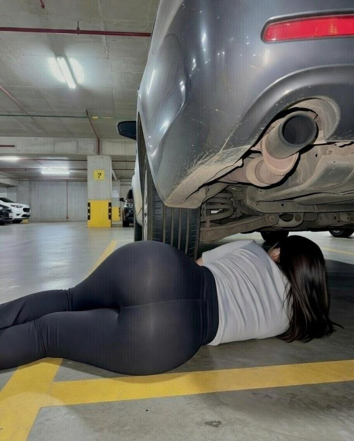 翘臀女孩