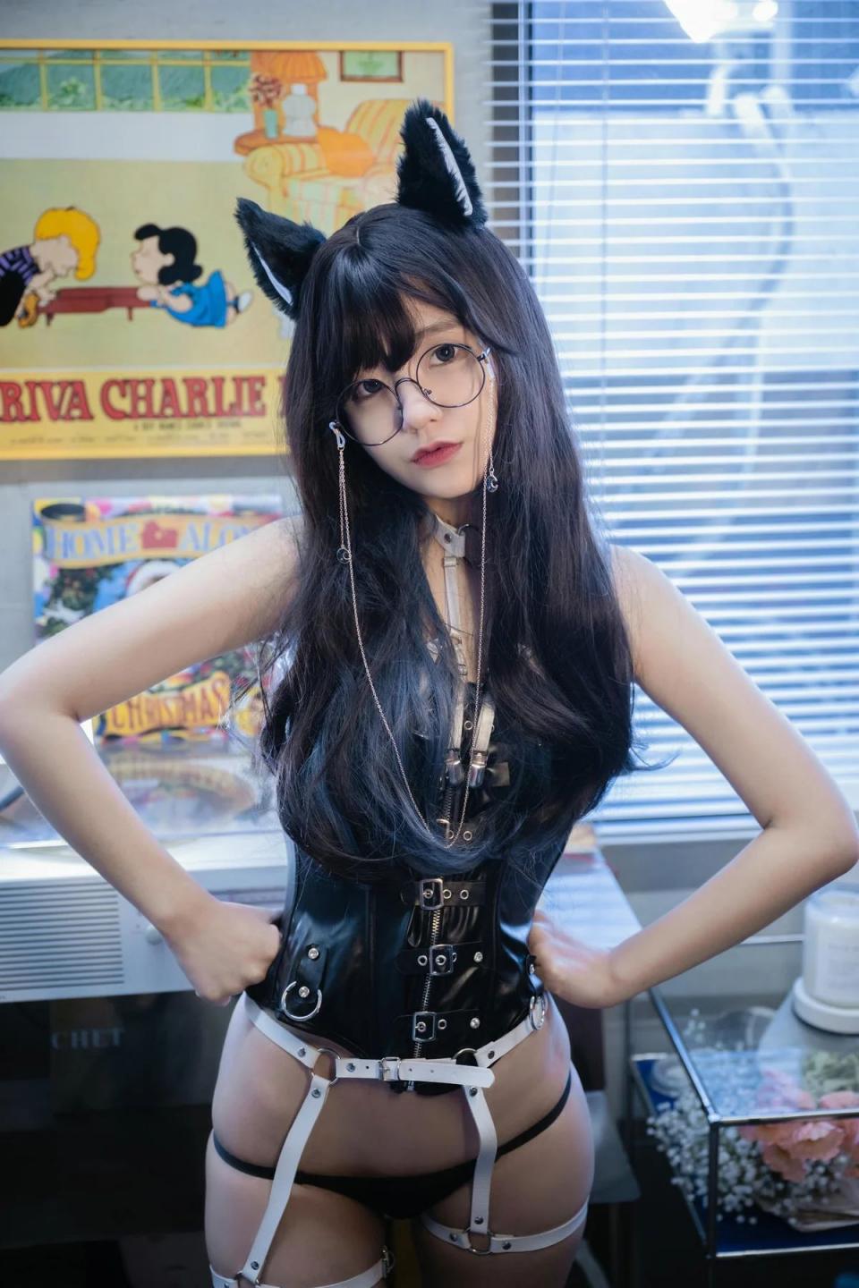 Jenny 皮衣猫咪
