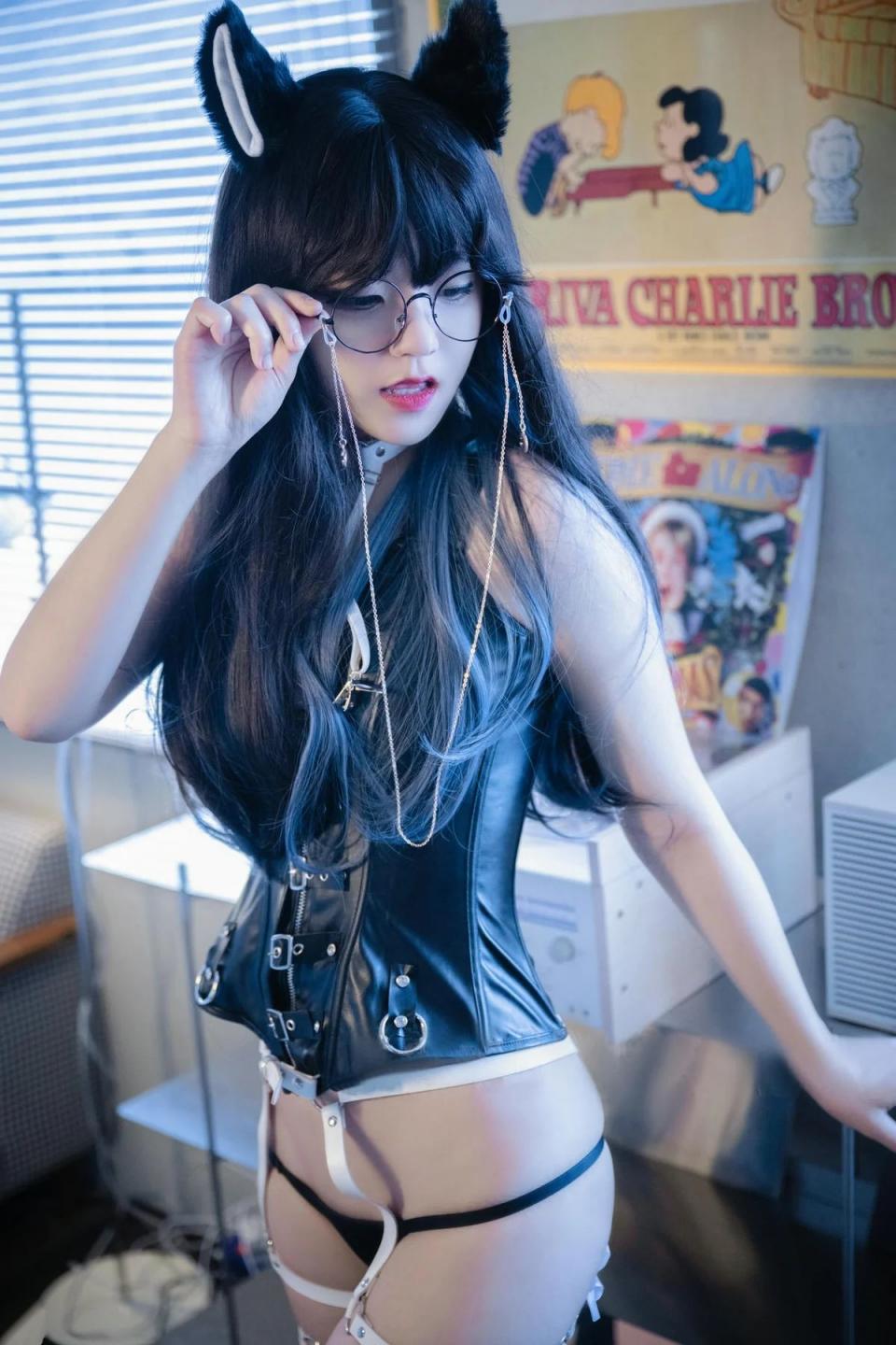 Jenny 皮衣猫咪