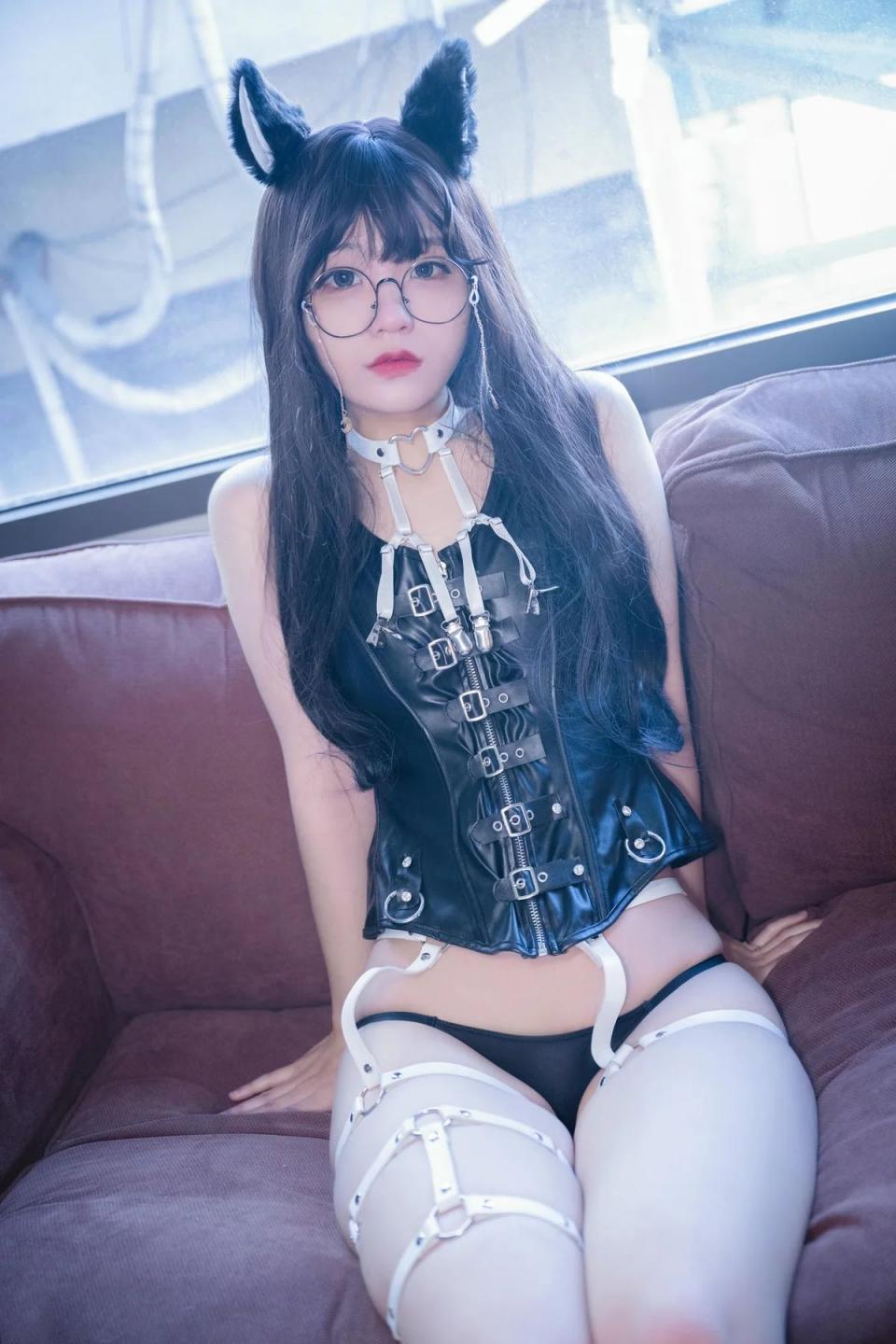 Jenny 皮衣猫咪