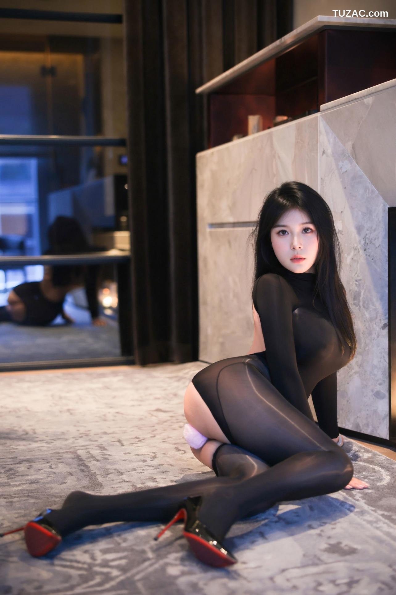 麦田-被撕开的连体黑丝-内购私拍