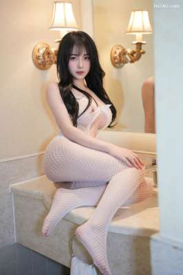 软情,白色网袜连体情趣装