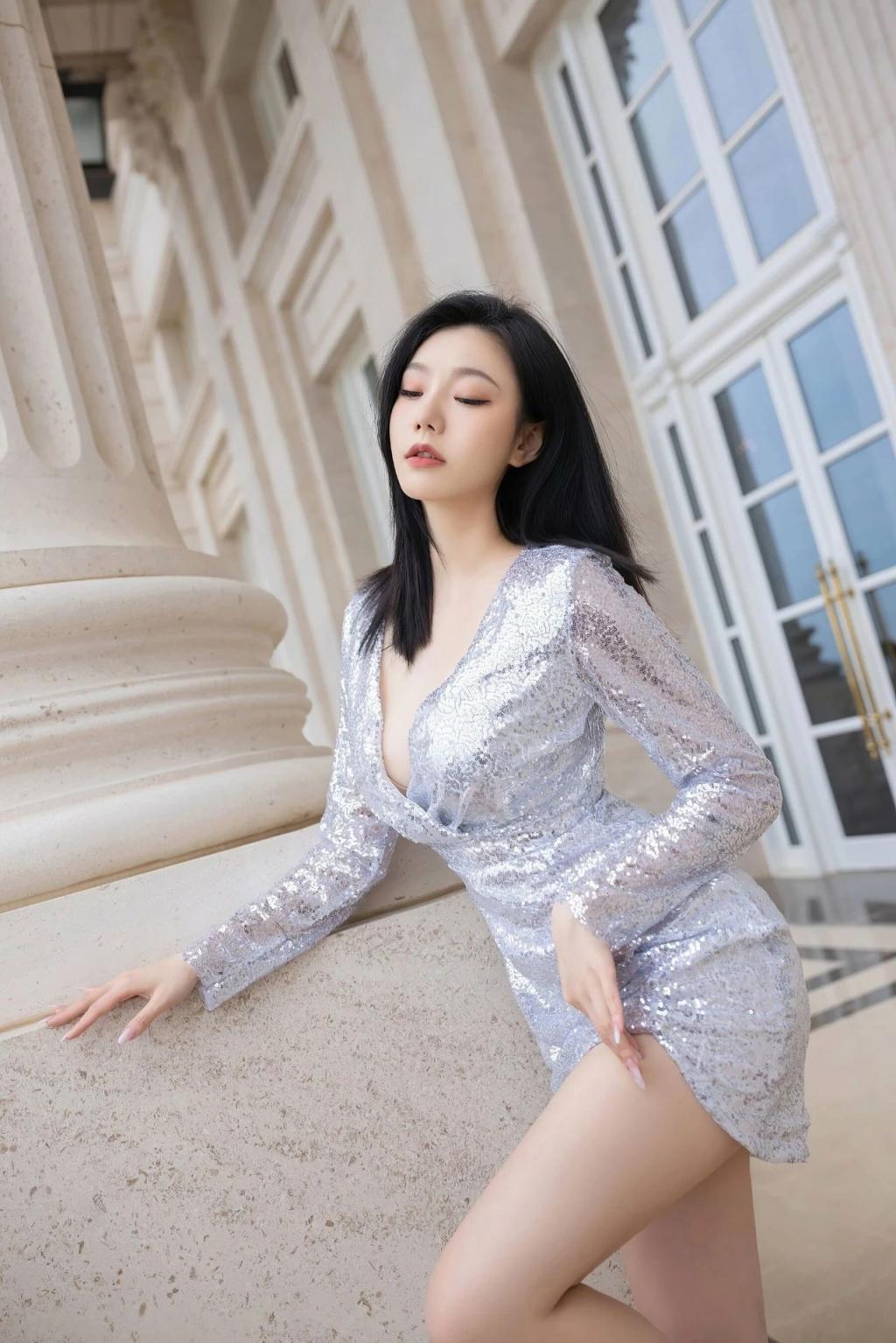 漂亮的小姐姐丝袜长腿