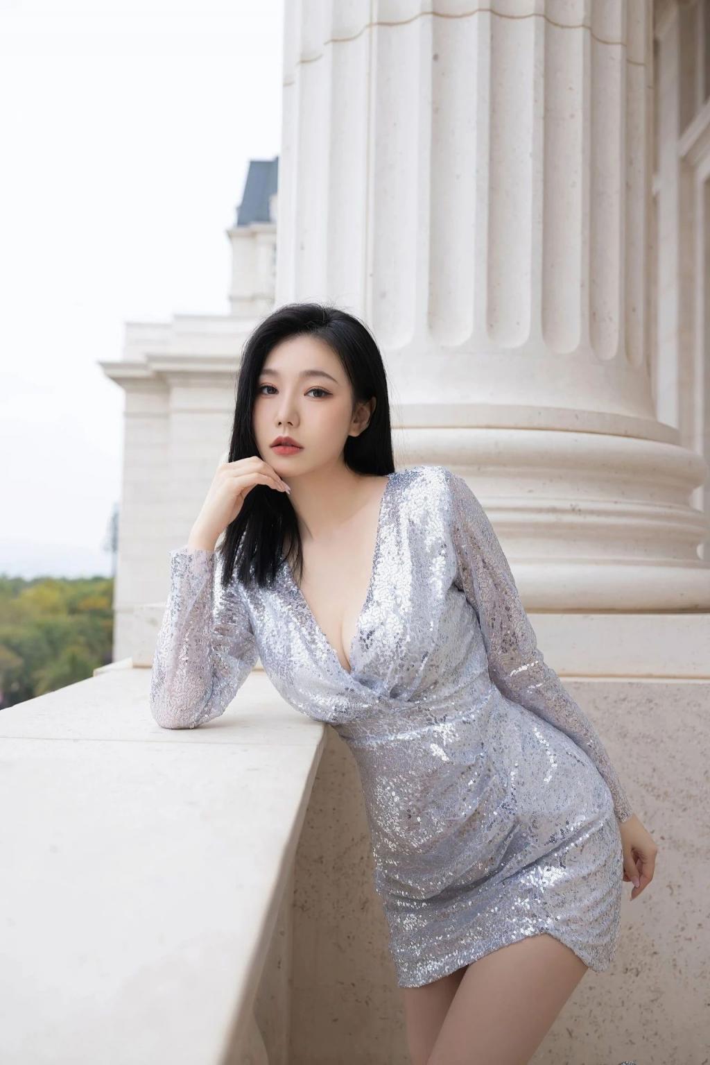 漂亮的小姐姐丝袜长腿