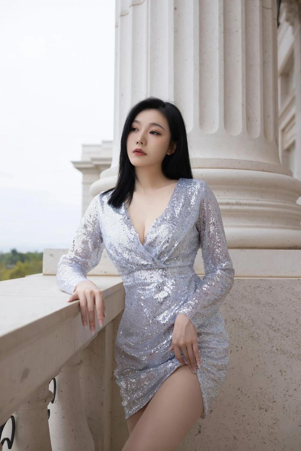 漂亮的小姐姐丝袜长腿