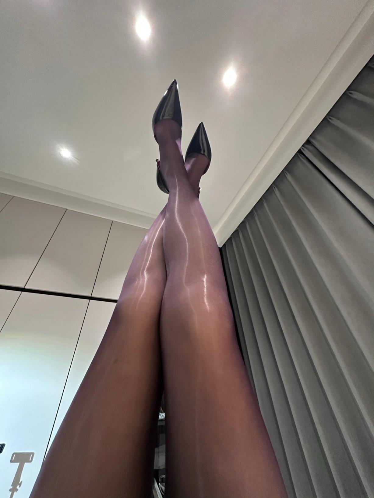 丝袜美腿的诱惑