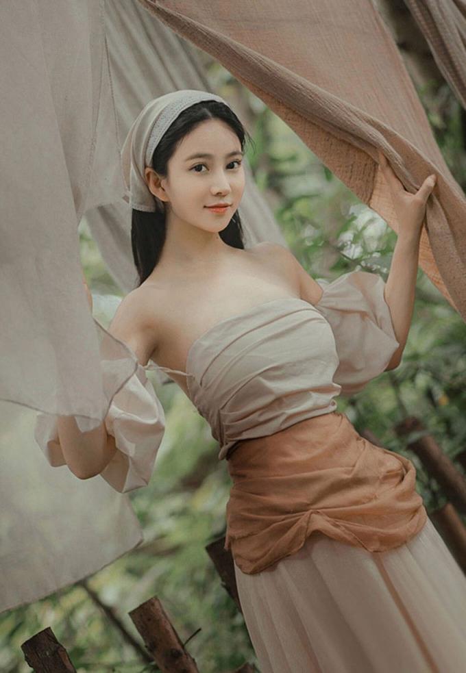 清纯又骚的女人